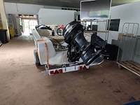 Consoleboot ace cruiser composiet van 1982, lengte 4,8m, 6 personen, 75pk 2-takt langstaart buitenmotor van 1989 van het merk mercury. de motor draait en koelt goed. onderhoud is aangewezen. benzineleidingen zijn verduurd waardoor ze lekken - afbeelding 25 van  35