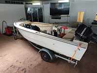 Consoleboot ace cruiser composiet van 1982, lengte 4,8m, 6 personen, 75pk 2-takt langstaart buitenmotor van 1989 van het merk mercury. de motor draait en koelt goed. onderhoud is aangewezen. benzineleidingen zijn verduurd waardoor ze lekken - afbeelding 26 van  35