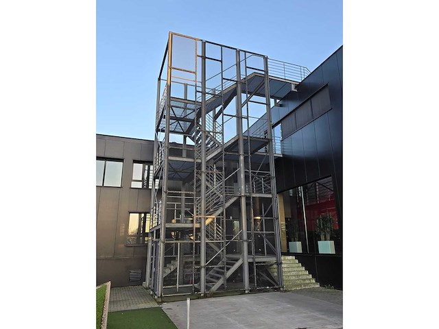 Construction - afbeelding 1 van  8