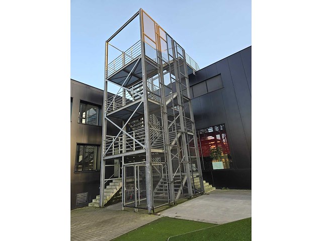 Construction - afbeelding 2 van  8