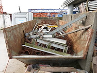 Container met oud ijzer - afbeelding 3 van  3