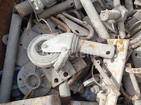 Container met steigeraccessoires - afbeelding 2 van  6