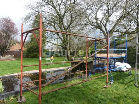 Container, steigers, werktent, gereedschap