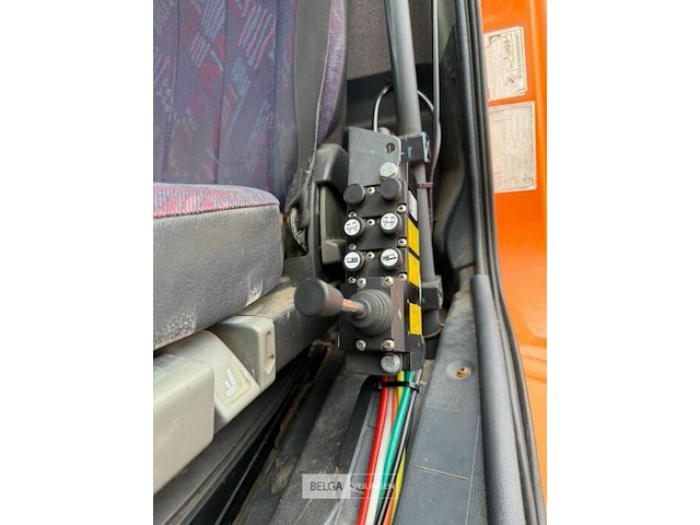 Container vrachtwagen mercedes - afbeelding 3 van  46