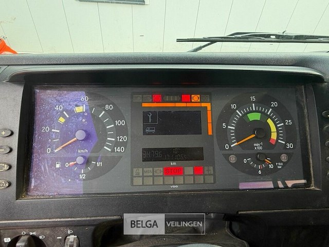 Container vrachtwagen mercedes - afbeelding 4 van  46