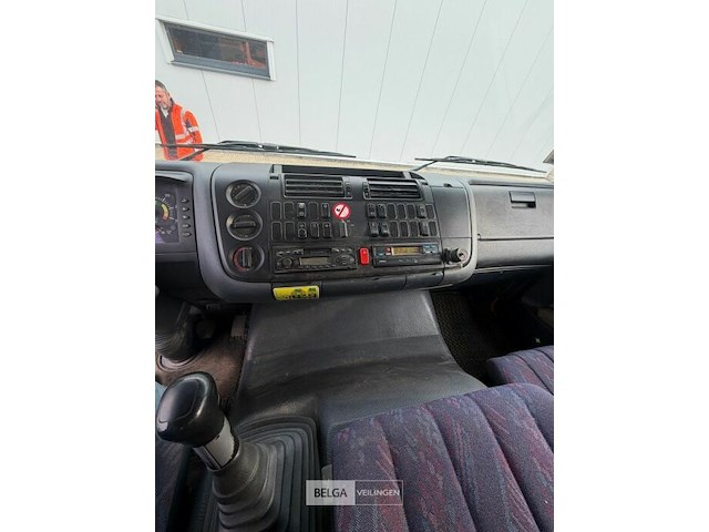 Container vrachtwagen mercedes - afbeelding 8 van  46