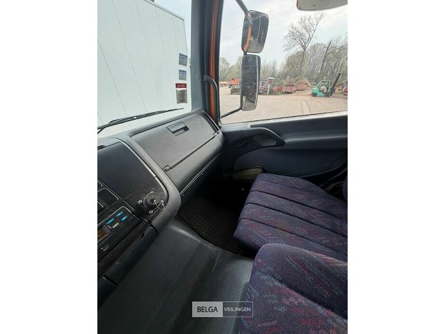 Container vrachtwagen mercedes - afbeelding 10 van  46