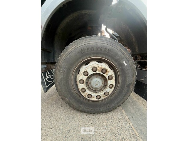 Container vrachtwagen mercedes - afbeelding 16 van  46