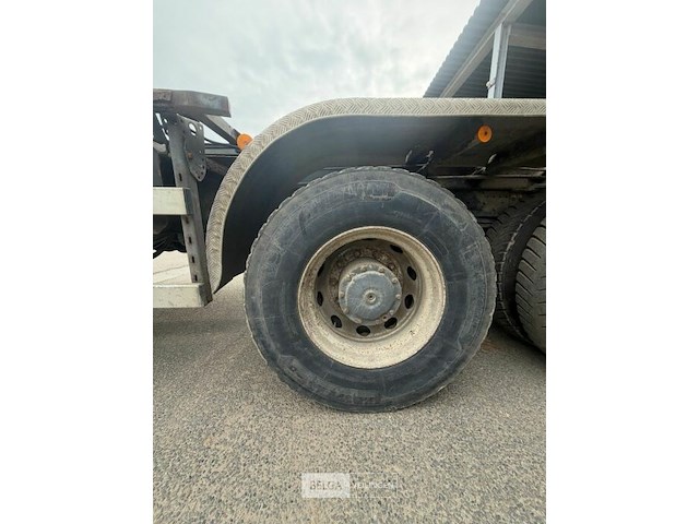 Container vrachtwagen mercedes - afbeelding 18 van  46