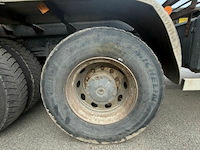 Container vrachtwagen mercedes - afbeelding 21 van  46