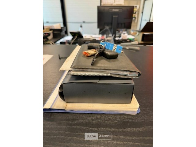 Container vrachtwagen mercedes - afbeelding 36 van  46