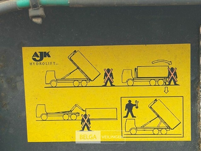 Container vrachtwagen mercedes - afbeelding 43 van  46