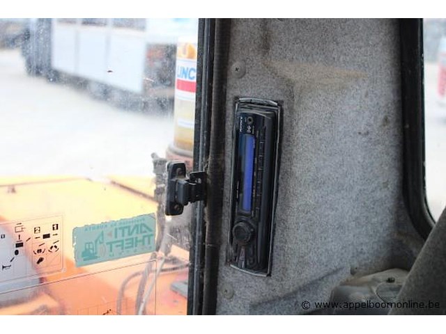 Container/kraanwagen mercedes acros, datum 1ste inschrijving 28/9/2016, chassisnummer wdb96423110068696, km-stand 310832, vv kraan hiab space 4000 minilft, deel i+ii - afbeelding 12 van  18