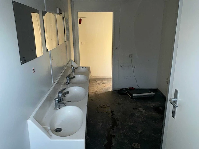 Containex - toilet demontabele kantoorunit - removable office unit - afbeelding 2 van  6