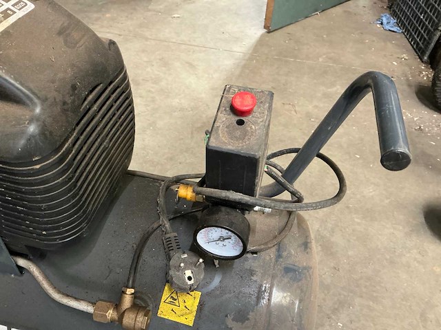 Contimac cm235/8/50w luchtcompressor - afbeelding 3 van  6