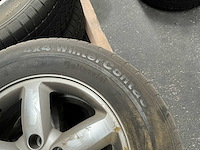 Continental 4x4 wintercontact band op aluminium velg - afbeelding 3 van  3