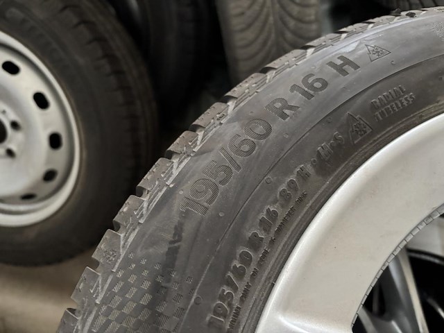 Continental winterbanden op velg - afbeelding 4 van  4