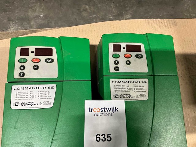 Control techniques commander se3.5t frequentieregelaar (2x) - afbeelding 2 van  4