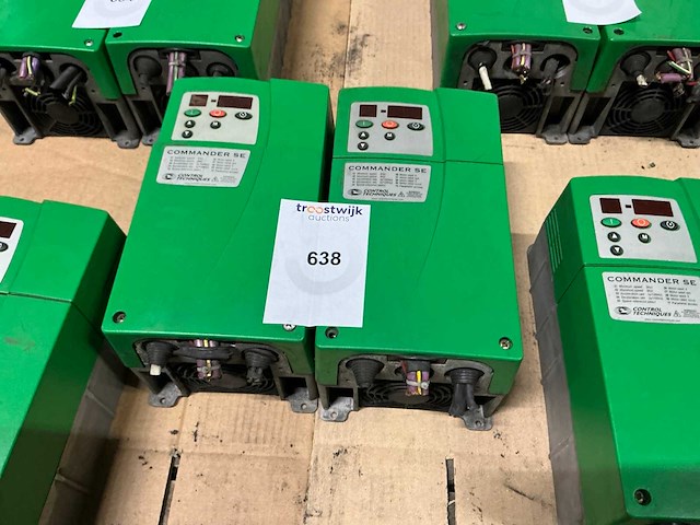 Control techniques commander se5.5t frequentieregelaar (2x) - afbeelding 1 van  3