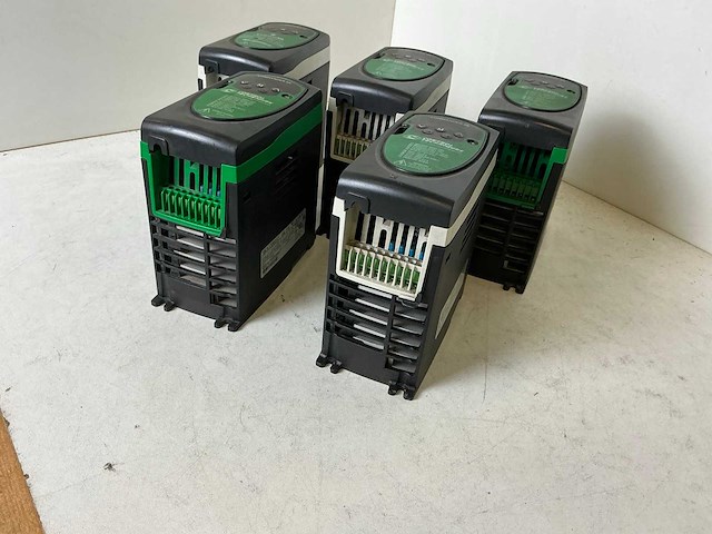 Control techniques commander sk ska12000 frequentieregelaar (5x) - afbeelding 3 van  9