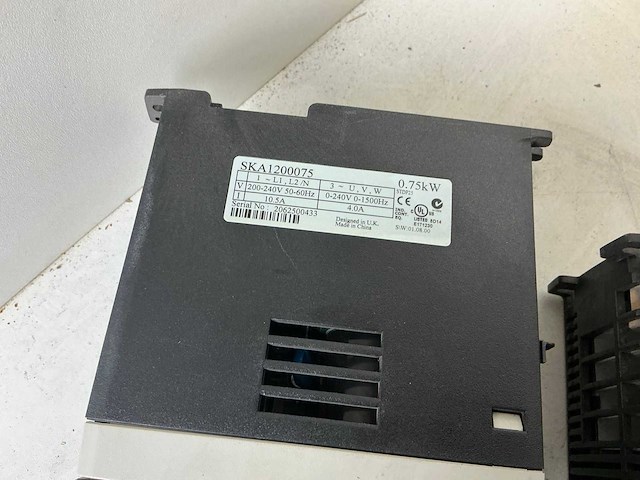 Control techniques commander sk ska12000 frequentieregelaar (5x) - afbeelding 7 van  9