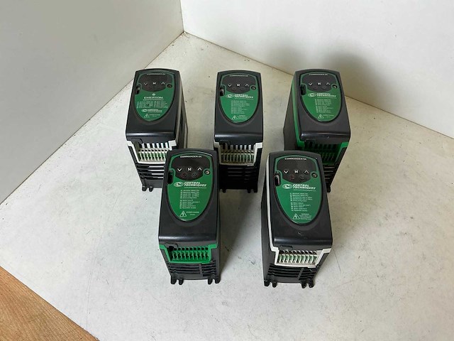 Control techniques commander sk ska12000 frequentieregelaar (5x) - afbeelding 1 van  9