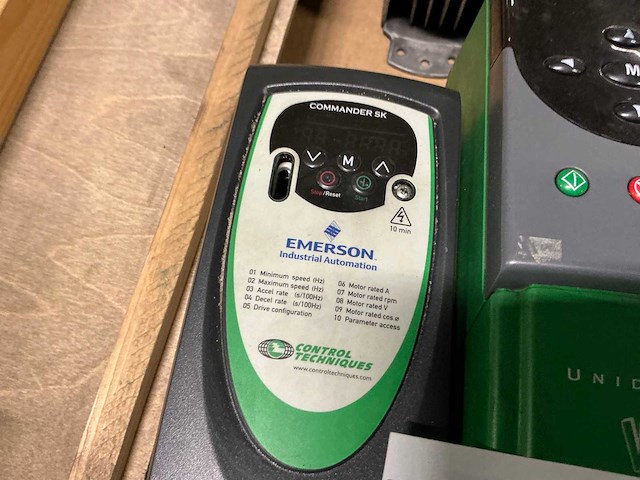 Control techniques frequentieregelaar (2x) - afbeelding 3 van  6