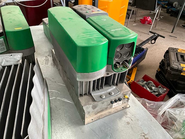 Control techniques unidrive frequentieregelaars (3x) - afbeelding 6 van  7