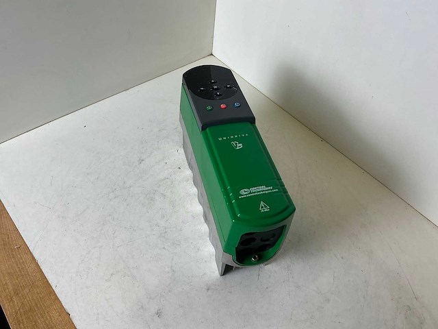 Control techniques unidrive uni1403 frequentieregelaar - afbeelding 1 van  5