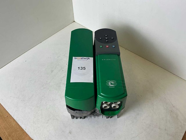 Control techniques unidrive uni2401 frequentieregelaar - afbeelding 1 van  5