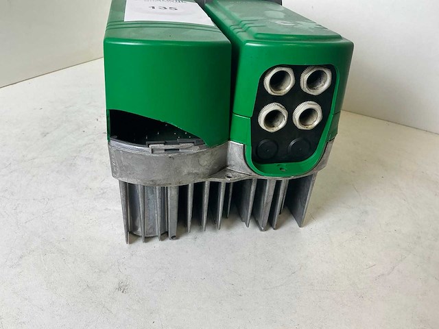 Control techniques unidrive uni2401 frequentieregelaar - afbeelding 3 van  5