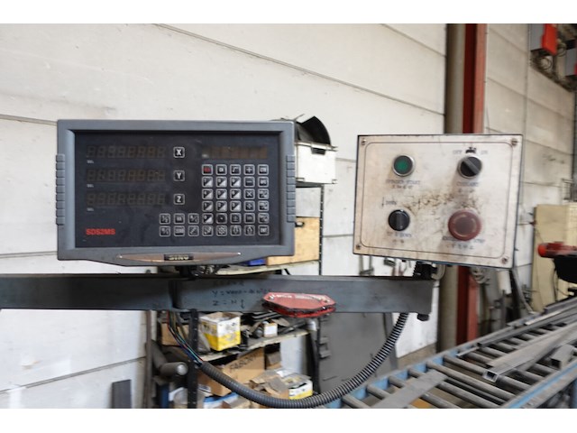 Conventionele turret-freesmachine - afbeelding 2 van  7