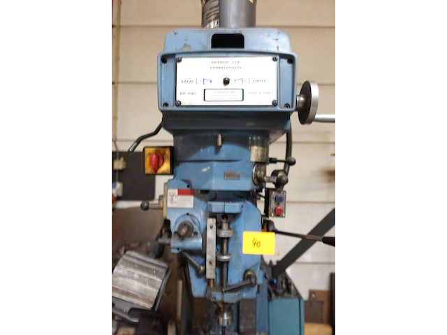 Conventionele turret-freesmachine - afbeelding 3 van  7