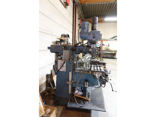 Conventionele turret-freesmachine - afbeelding 5 van  7
