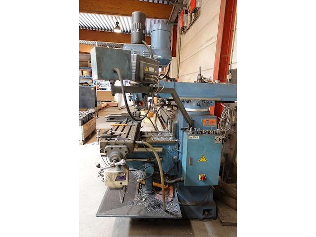 Conventionele turret-freesmachine - afbeelding 6 van  7