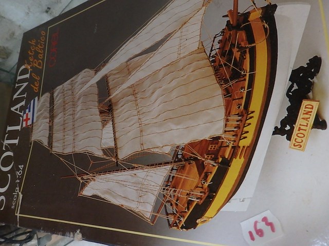 Corel boot in doos modelbouw - afbeelding 1 van  3