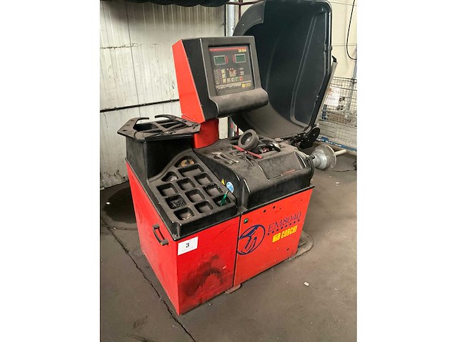 Corghi em8040 elektronische wielbalanceermachine - afbeelding 6 van  12