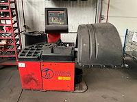 Corghi em8040 elektronische wielbalanceermachine - afbeelding 1 van  12