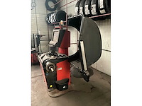 Corghi em8040 elektronische wielbalanceermachine - afbeelding 9 van  12