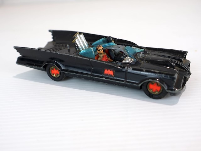 Corgi toys batmobile - afbeelding 1 van  7