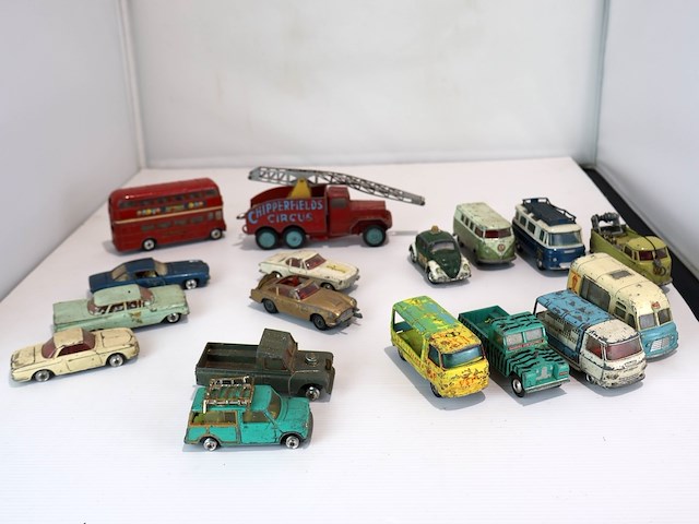 Corgi toys (x18) - afbeelding 1 van  10