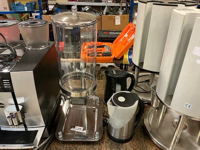 Cornflasdispensor en kopjes verwarmer - afbeelding 4 van  6