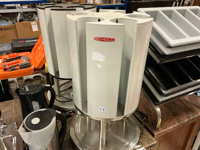 Cornflasdispensor en kopjes verwarmer - afbeelding 3 van  6