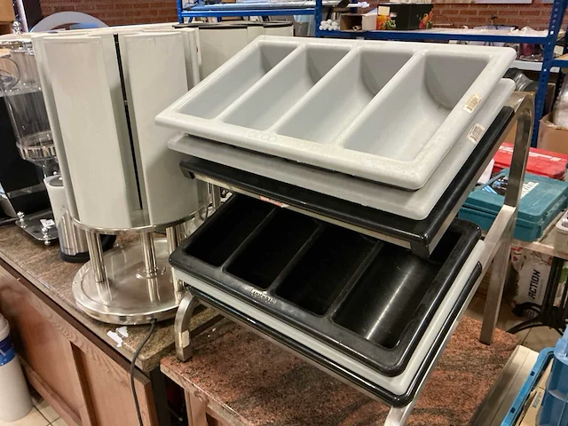 Cornflasdispensor en kopjes verwarmer - afbeelding 6 van  6