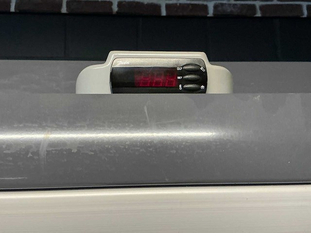 Costan koelvitrine (+/- 10 lm) - afbeelding 13 van  14
