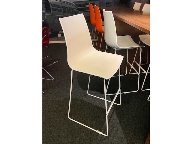 C&p barkruk (4x) + hoge tafel - afbeelding 3 van  8