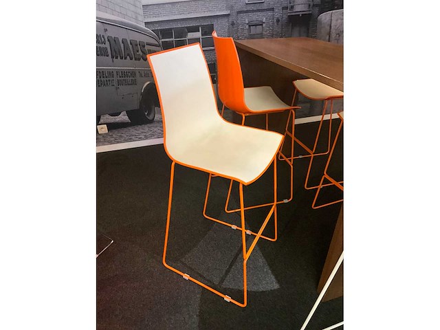 C&p barkruk (4x) + hoge tafel - afbeelding 2 van  8