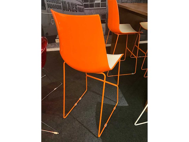 C&p barkruk (4x) + hoge tafel - afbeelding 4 van  8