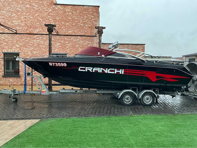 Cranchi speedboot incl trailer - 590h - vernieuwd interieur - afbeelding 1 van  46