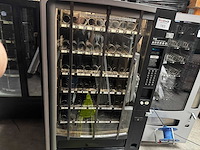 Crane - vendor - snack - verkoopautomaat - afbeelding 1 van  3